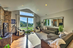 Luxury Lodge on 45 Acres Patio, Deck and Views!
